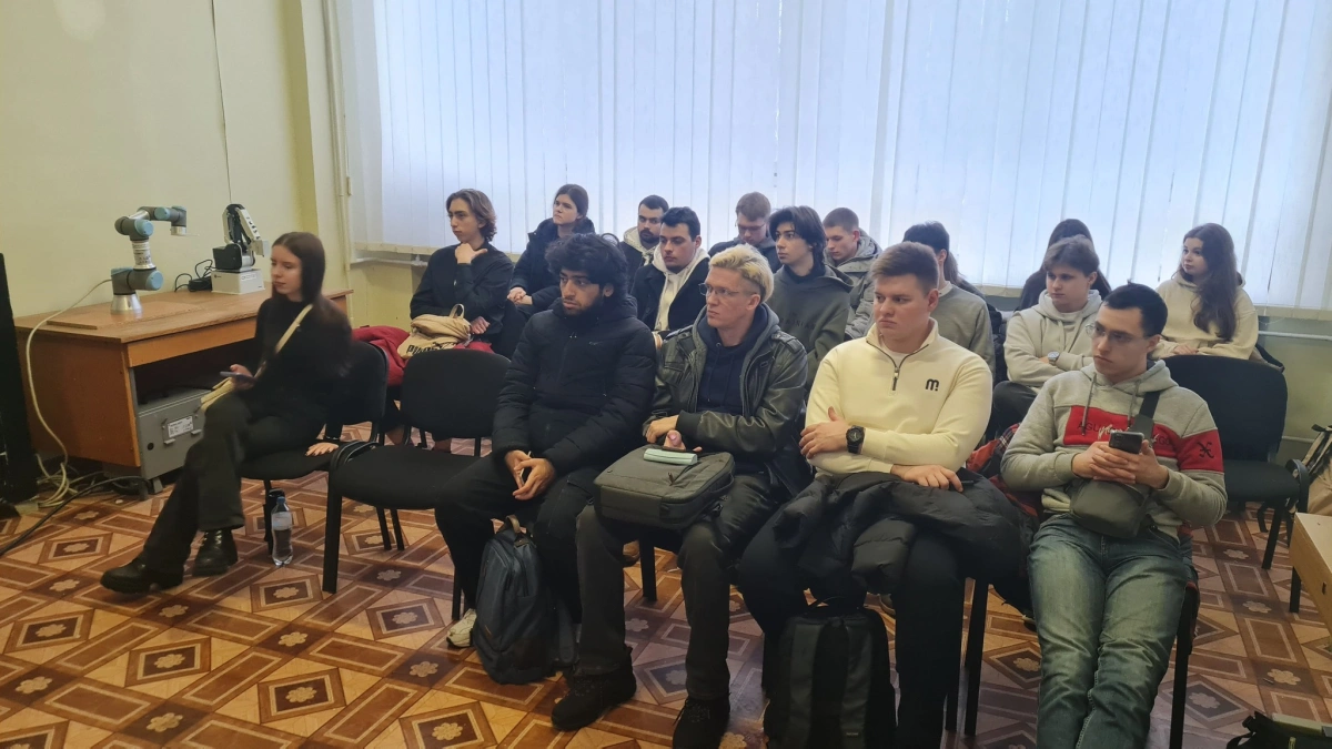 The first full-fledged two-day training on collaborative robotics programming