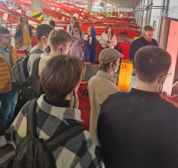 Дослідники Інституту відвідали Київський інноваційний термінал "Нової пошти"